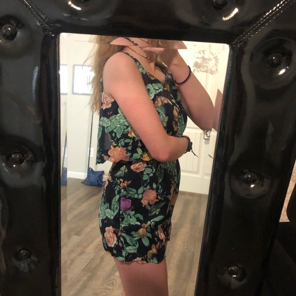 a romper - Picture 2 of 2